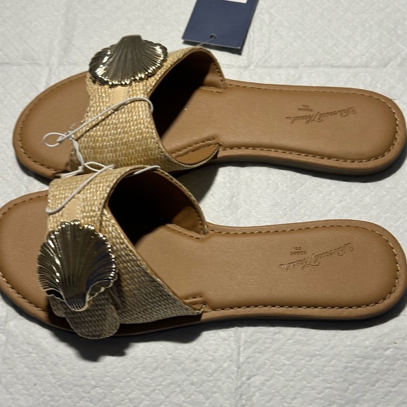 Universal Thread Tan Sandals with Gold Shell Accents - Picture 3 of 5